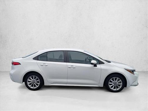 White [White] 2022 Toyota Corolla LE