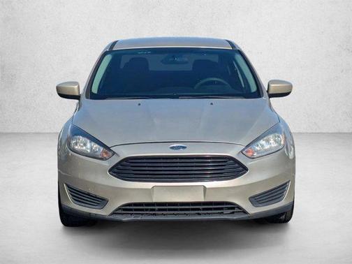 White Gold Metallic 2018 Ford Focus SE