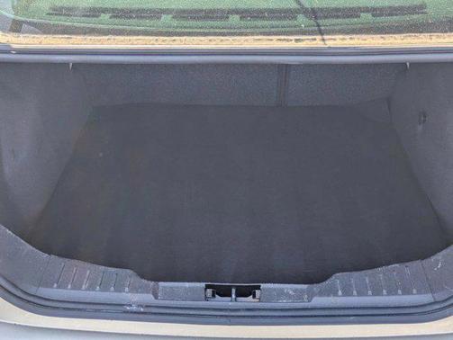 White Gold Metallic 2018 Ford Focus SE