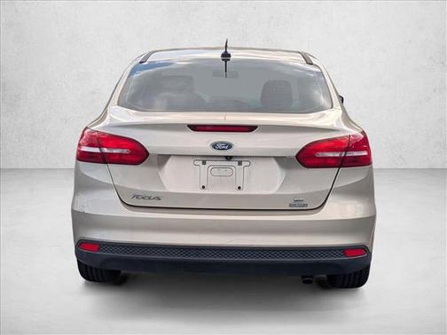 White Gold Metallic 2018 Ford Focus SE