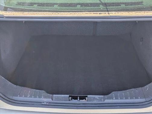 White Gold Metallic 2018 Ford Focus SE