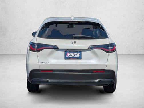 Platinum White Pearl 2023 Honda HR-V LX