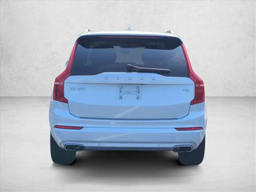 2021 Volvo XC90 T5 Momentum