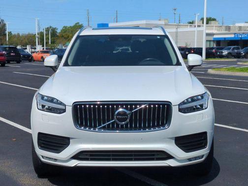 2021 Volvo XC90 T5 Momentum