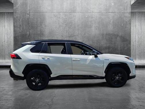 2020 Toyota RAV4 Hybrid SE