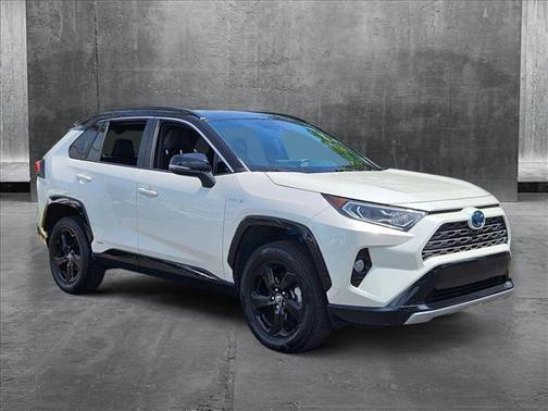 2020 Toyota RAV4 Hybrid SE
