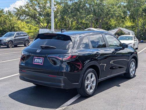 Crystal Black Pearl 2024 Honda HR-V LX