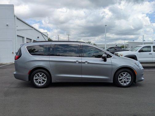 2021 Chrysler Voyager LXI