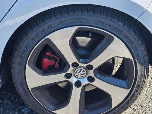 2019 Volkswagen Golf GTI 2.0T S 4-Door