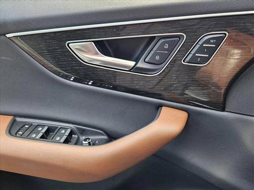 2020 Audi Q7 45 Premium Plus