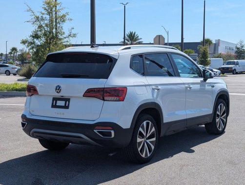 2024 Volkswagen Taos 1.5T SE