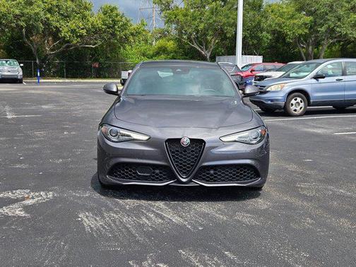 Vesuvio Gray Metallic 2022 Alfa Romeo Giulia Sprint