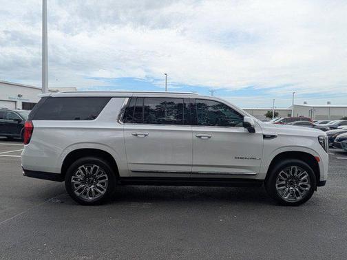 2023 GMC Yukon XL Denali Ultimate
