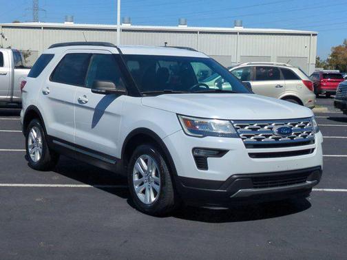 Oxford White [White] 2019 Ford Explorer XLT