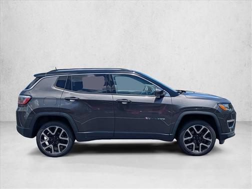 Granite Crystal Metallic Clearcoat 2018 Jeep Compass Limited
