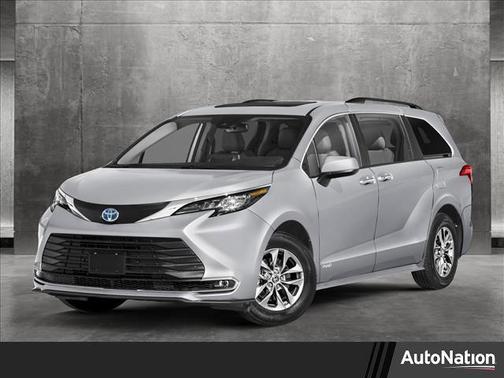 2025 Toyota Sienna XLE 8 Passenger