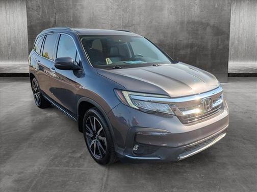 Modern Steel Metallic 2019 Honda Pilot Touring 8-Passenger