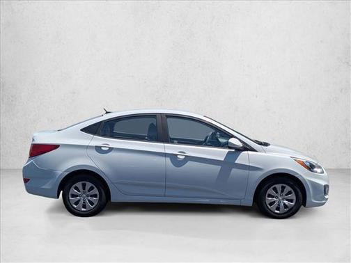 Chalk White 2017 Hyundai Accent SE
