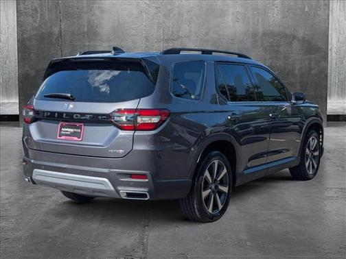 2025 Honda Pilot Touring 8-Passenger