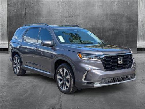 2025 Honda Pilot Touring 8-Passenger