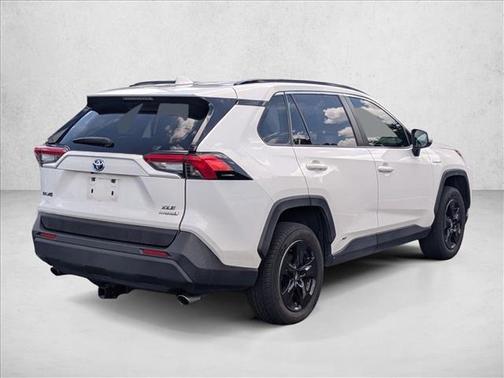 Super White 2020 Toyota RAV4 Hybrid XLE