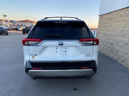2023 Toyota RAV4 Hybrid SE