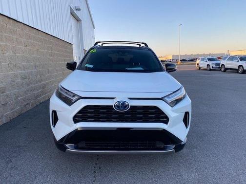 2023 Toyota RAV4 Hybrid SE