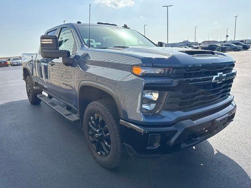 Lakeshore Blue Metallic 2026 Chevrolet Silverado 2500 Custom