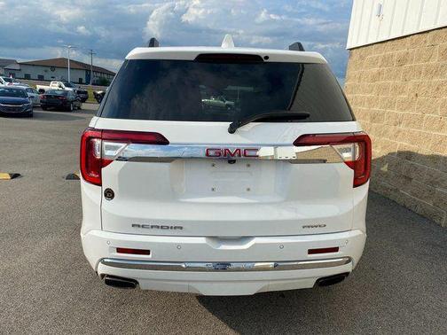 2020 GMC Acadia Denali