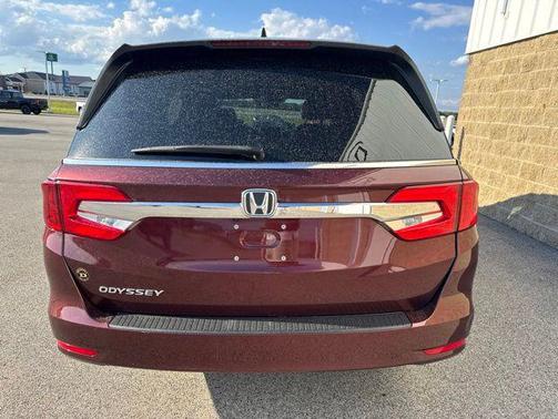 Red Metallic 2018 Honda Odyssey EX-L