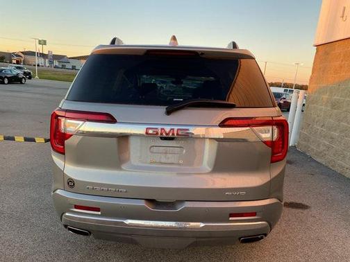 2023 GMC Acadia Denali