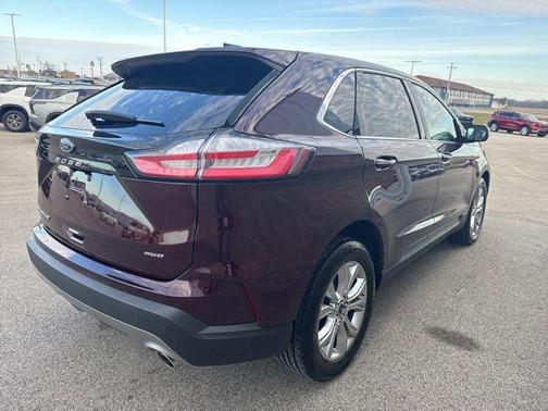 2022 Ford Edge Titanium