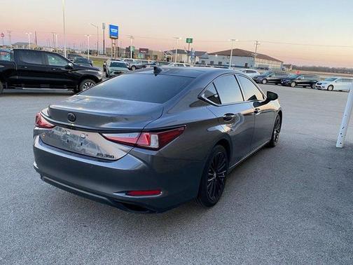 2022 Lexus ES 350 Base
