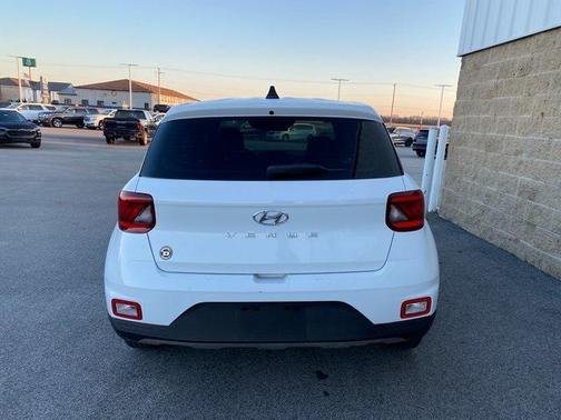 2021 Hyundai VENUE SE