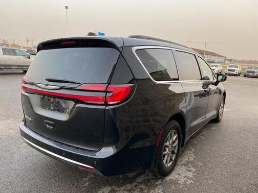 2022 Chrysler Pacifica Touring