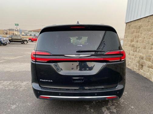 2022 Chrysler Pacifica Touring