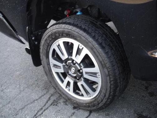 Photo 3 of 43 of 2021 Toyota Tundra SR5