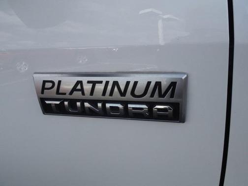 Photo 4 of 47 of 2018 Toyota Tundra Platinum