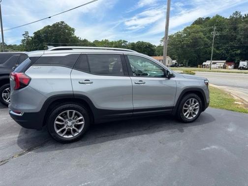 Sterling Metallic 2024 GMC Terrain SLT