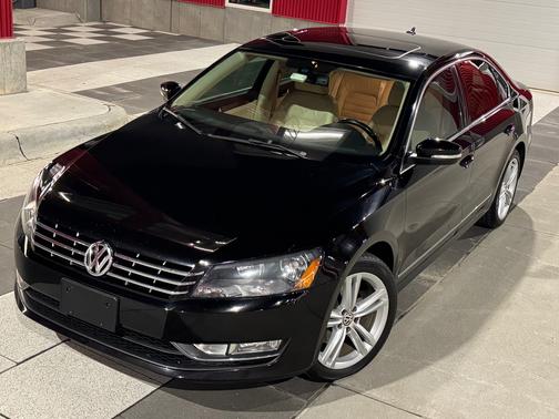 Black 2013 Volkswagen Passat 2.0 TDI SEL Premium