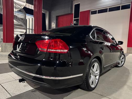 Black 2013 Volkswagen Passat 2.0 TDI SEL Premium