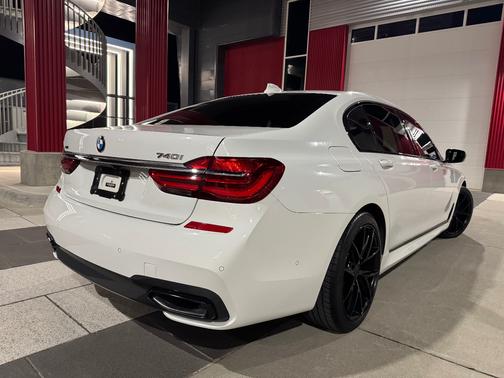 2019 BMW 740 i xDrive