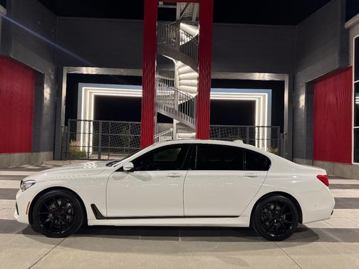 2019 BMW 740 i xDrive