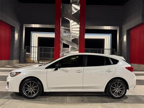 2019 Subaru Impreza 2.0i