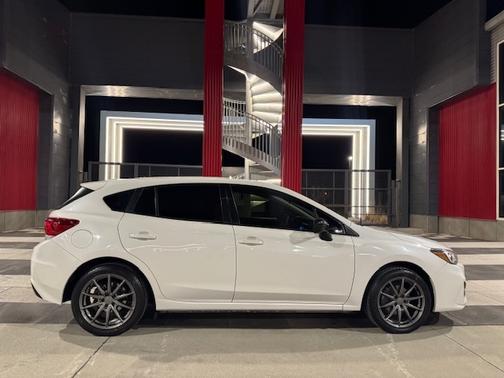 2019 Subaru Impreza 2.0i