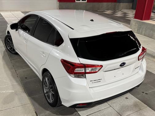 2019 Subaru Impreza 2.0i