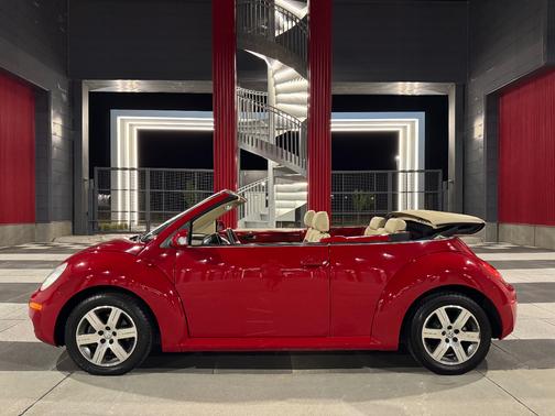Red 2006 Volkswagen New Beetle 2.5