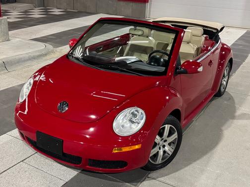 Red 2006 Volkswagen New Beetle 2.5