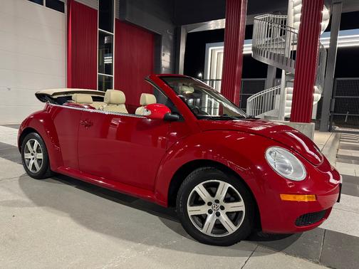 Red 2006 Volkswagen New Beetle 2.5