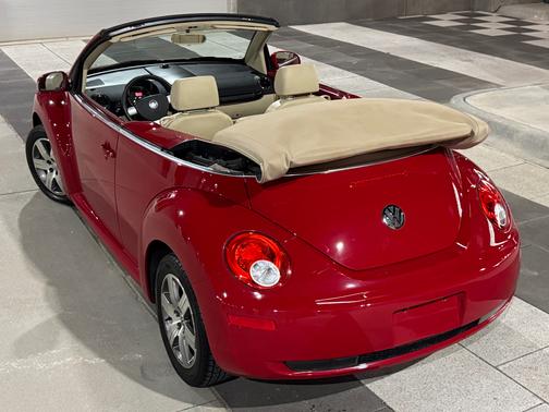 Red 2006 Volkswagen New Beetle 2.5